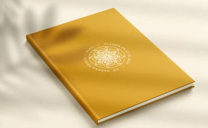 Planer Alefi 2026 v zlato rumenih platnicah formata A5